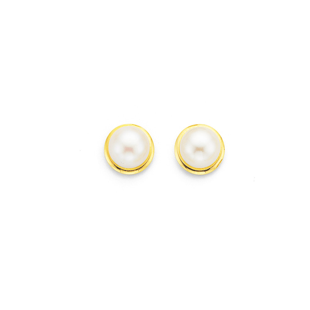 9ct 5.5mm Freshwater Pearl Studs 