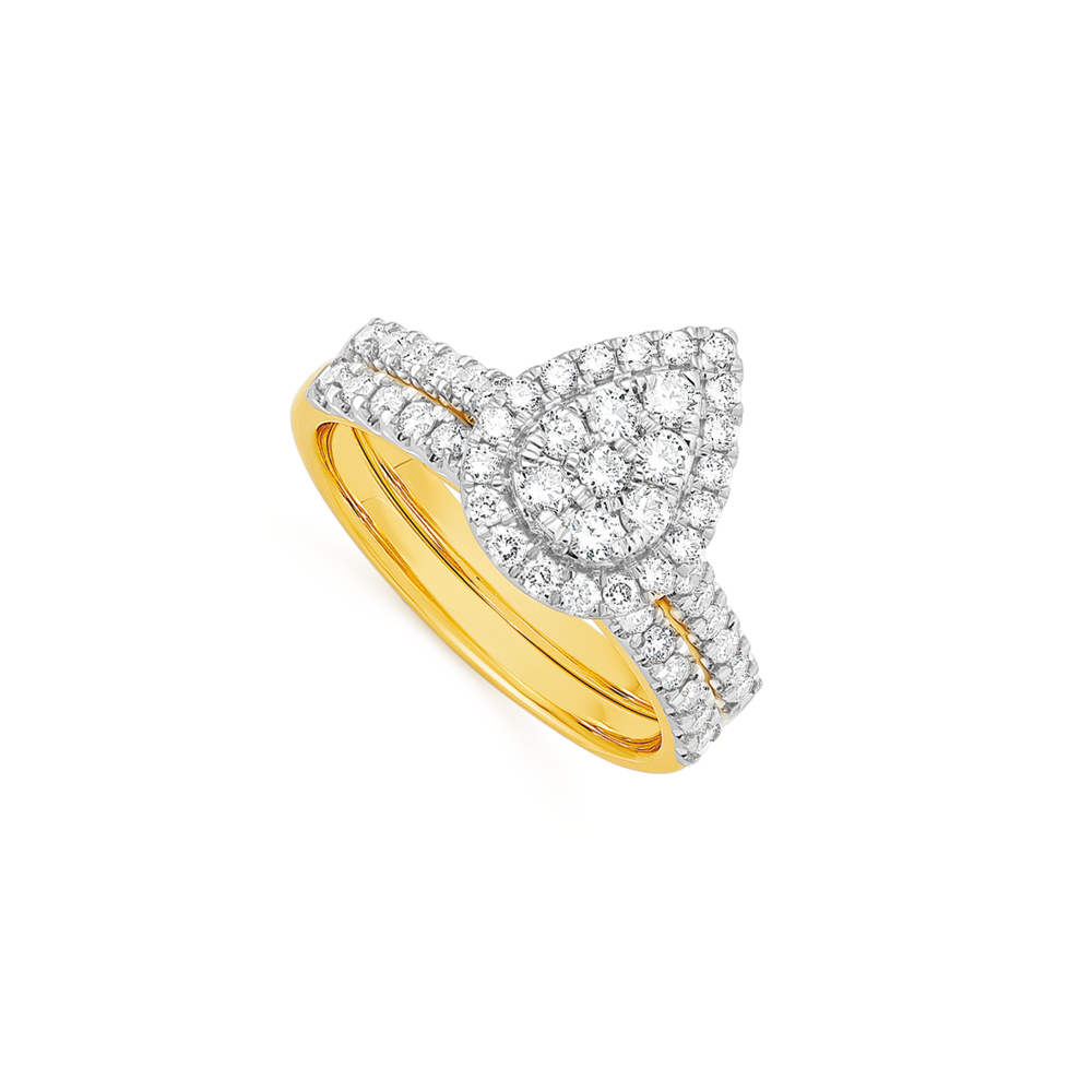 Pear shaped on sale diamond wedding set